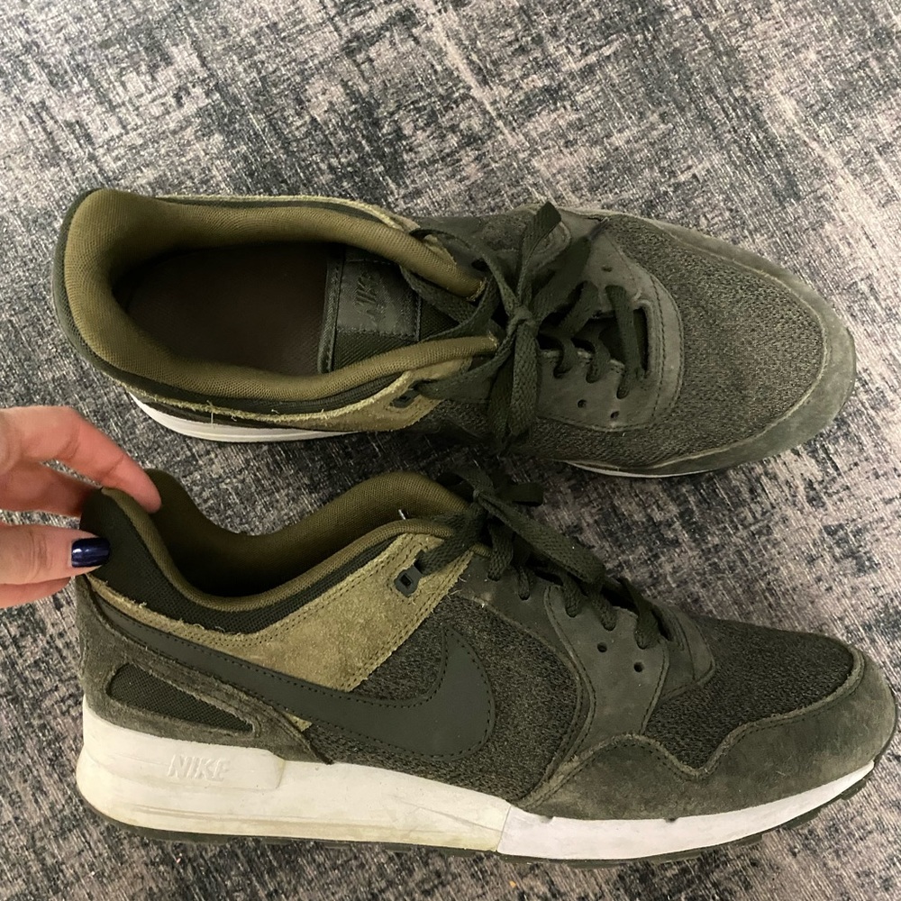 Nike suede sneaker size 13
